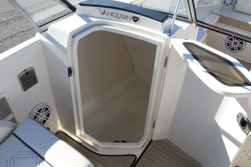 Slide: The Image of Vanquish 26DC 2016 - 15