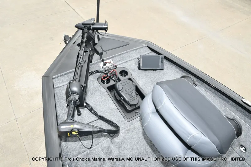 Slide: The Image of Tracker Pro Team 195 TXW Tournament Edition 2026 - 12