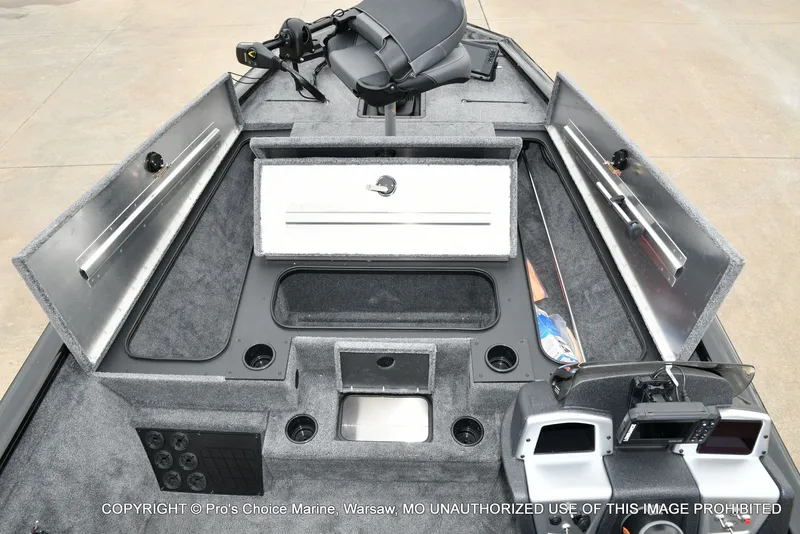 Slide: The Image of Tracker Pro Team 195 TXW Tournament Edition 2026 - 16