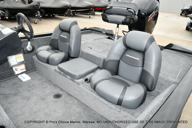 Slide: The Image of Tracker Pro Team 195 TXW Tournament Edition 2026 - 19