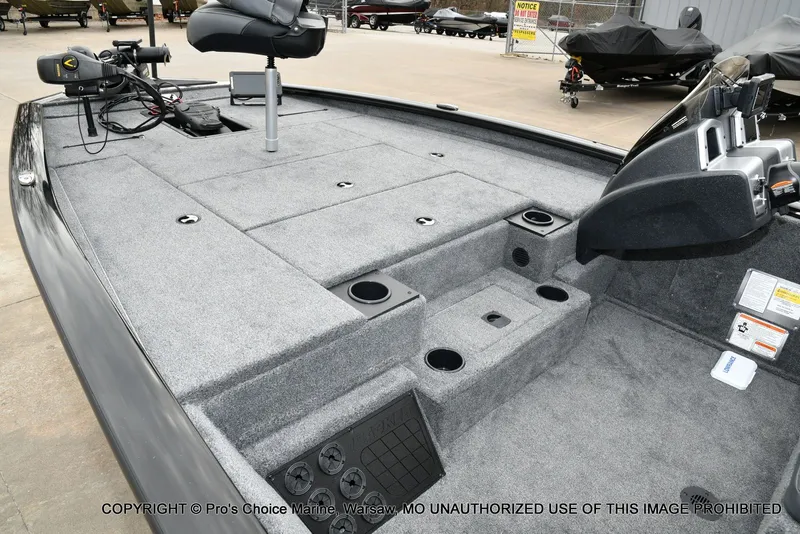 Slide: The Image of Tracker Pro Team 195 TXW Tournament Edition 2026 - 20