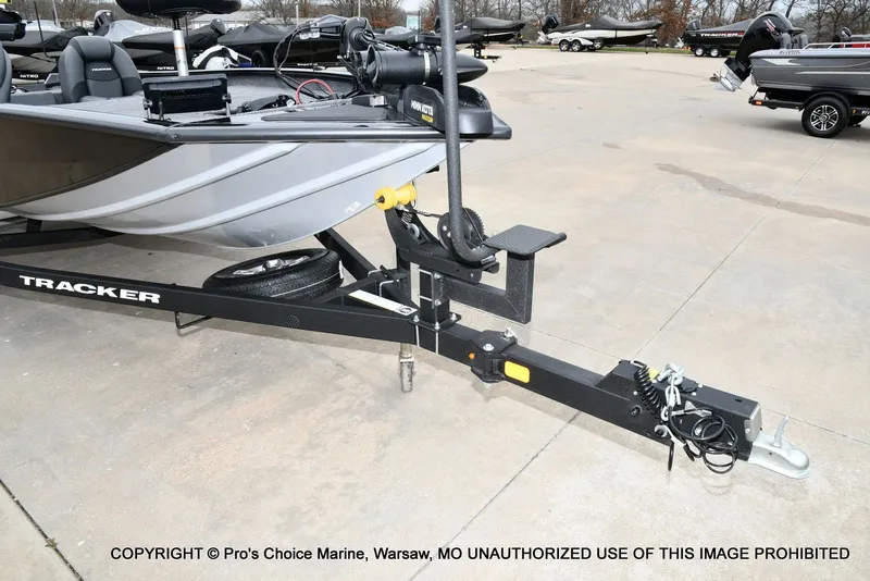 Slide: The Image of Tracker Pro Team 195 TXW Tournament Edition 2026 - 32