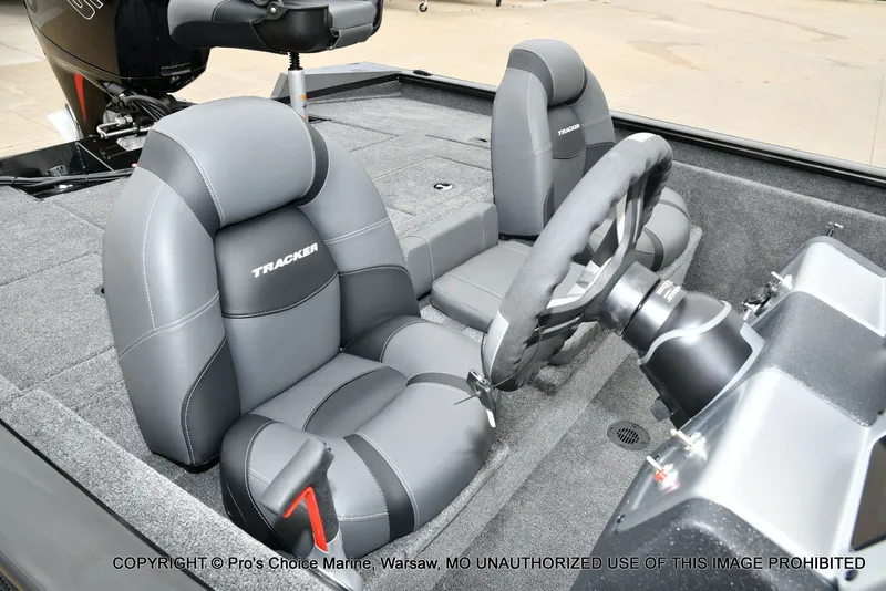 Slide: The Image of Tracker Pro Team 195 TXW Tournament Edition 2026 - 35