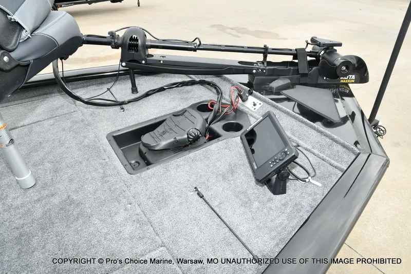 Slide: The Image of Tracker Pro Team 195 TXW Tournament Edition 2026 - 5