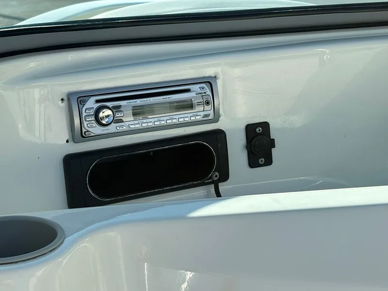 Slide: The Image of Bayliner BRF175 2009 - 14