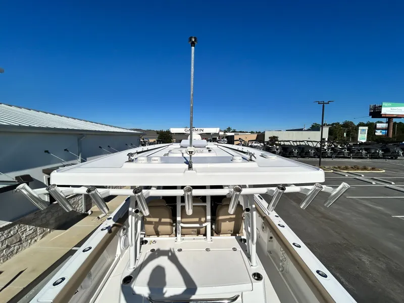 Slide: The Image of Everglades 395 Center Console 2020 - 24