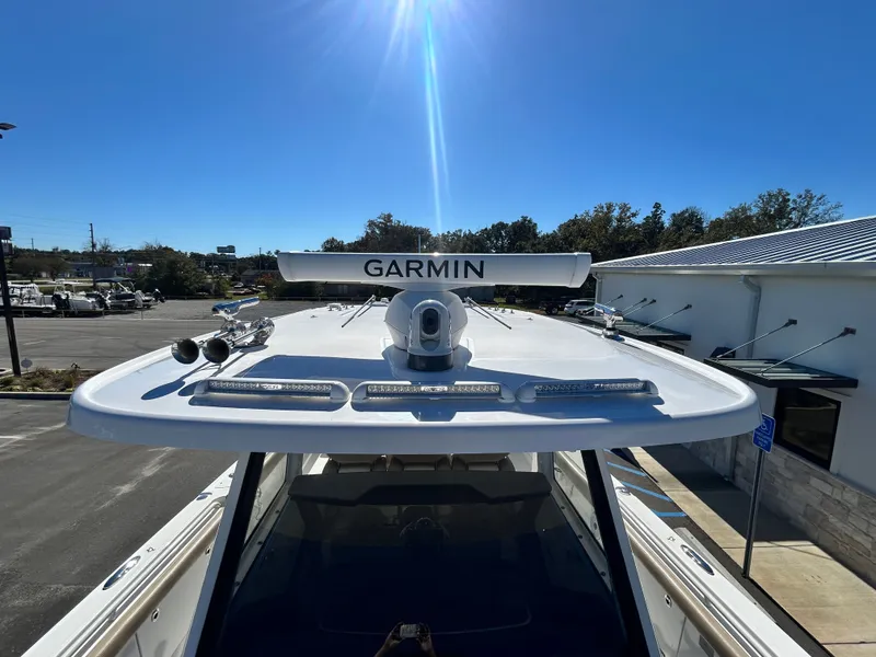 Slide: The Image of Everglades 395 Center Console 2020 - 46