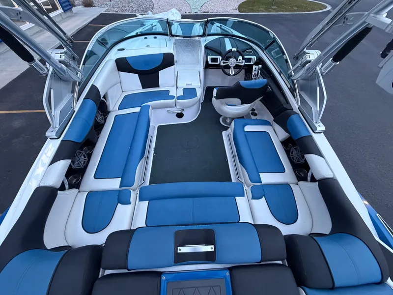 Slide: The Image of MasterCraft XStar 2013 - 11