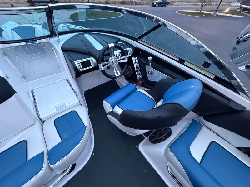 Slide: The Image of MasterCraft XStar 2013 - 12