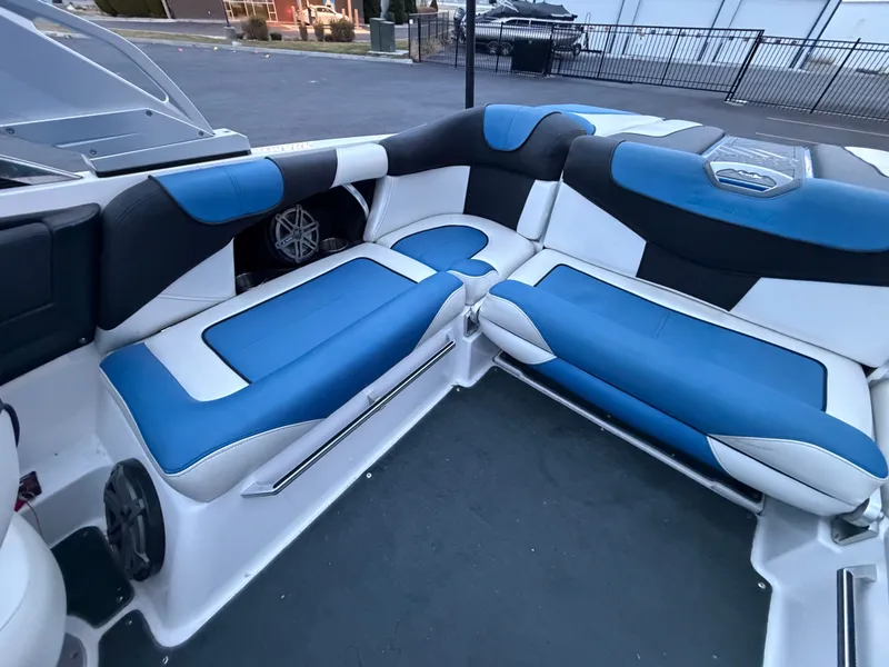 Slide: The Image of MasterCraft XStar 2013 - 13