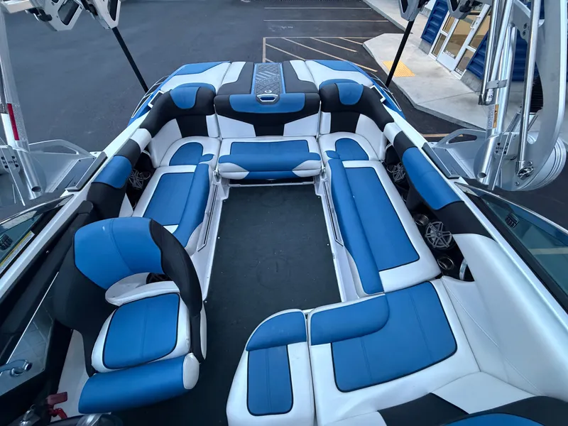 Slide: The Image of MasterCraft XStar 2013 - 18