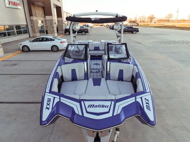 Slide: The Image of Malibu Wakesetter 23 MXZ 2022 - 7