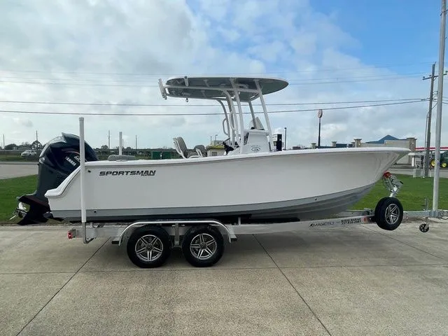 Slide: The Image of Sportsman Heritage 231 Center Console 2023 - 3