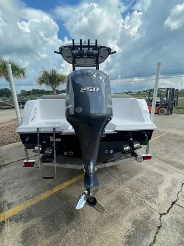 Slide: The Image of Sportsman Heritage 231 Center Console 2023 - 5