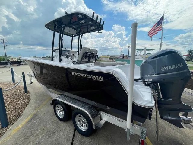 Slide: The Image of Sportsman Heritage 231 Center Console 2023 - 6