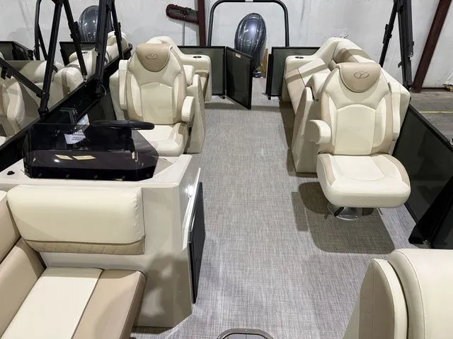 Slide: The Image of Veranda Vista View 22RC W/Yamaha 150 No Trailer 2026 - 8