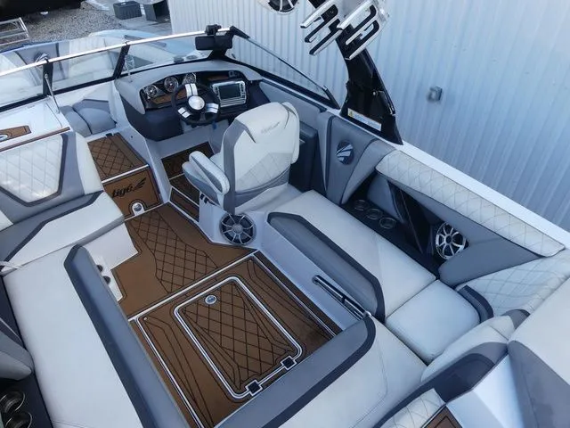 Slide: The Image of Tigé RZX 2016 - 15