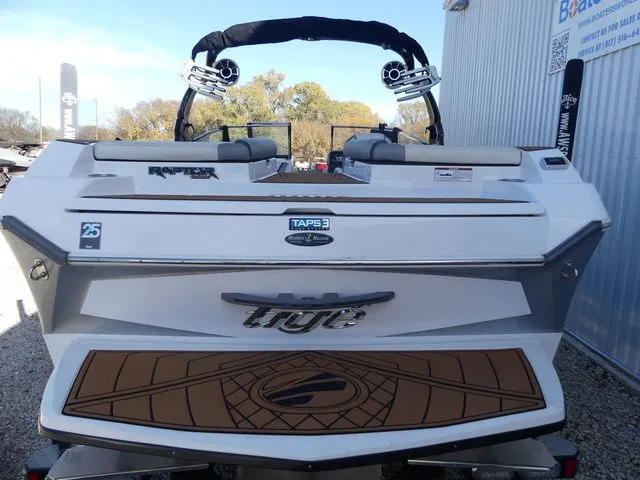 Slide: The Image of Tigé RZX 2016 - 4