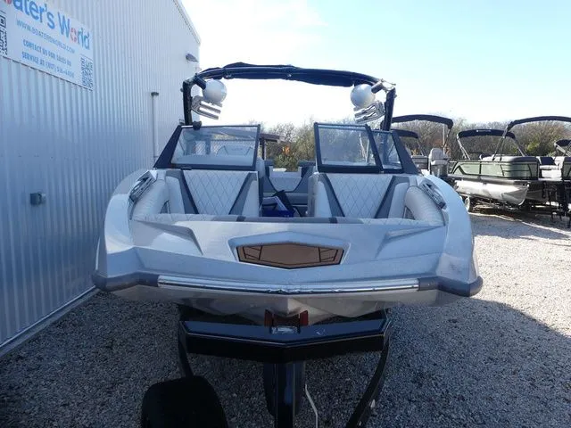 Slide: The Image of Tigé RZX 2016 - 8