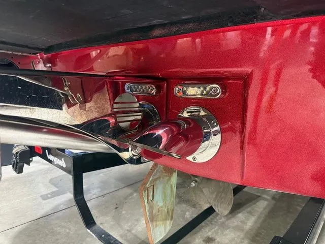 Slide: The Image of Malibu Wakesetter 23 LSV 2013 - 17