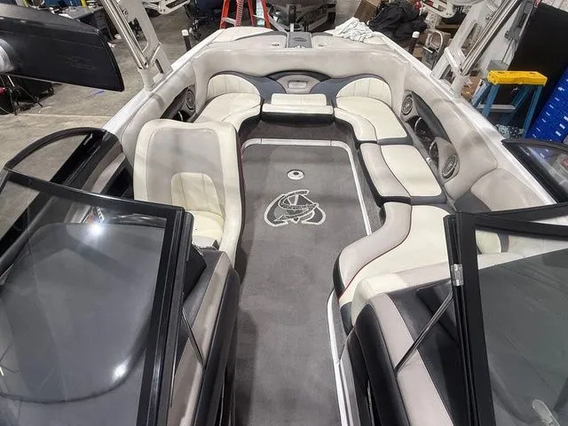 Slide: The Image of Malibu Wakesetter 23 LSV 2013 - 6