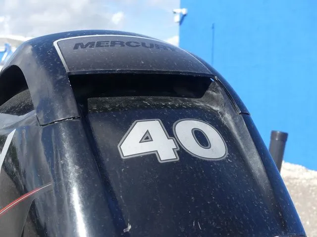 Slide: The Image of Tracker Pro 160 2018 - 10