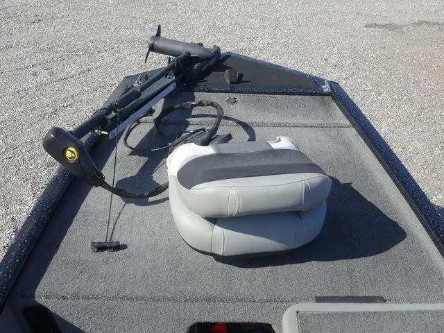 Slide: The Image of Tracker Pro 160 2018 - 13