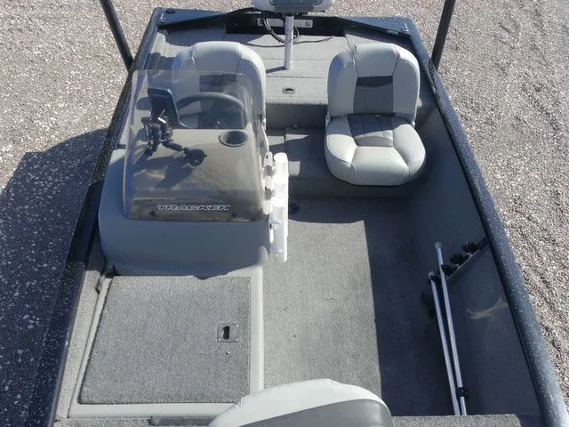 Slide: The Image of Tracker Pro 160 2018 - 15