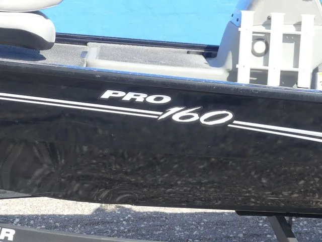 Slide: The Image of Tracker Pro 160 2018 - 9