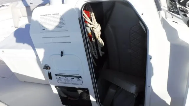 Slide: The Image of Blue Wave 2800 Makaira 2021 - 22