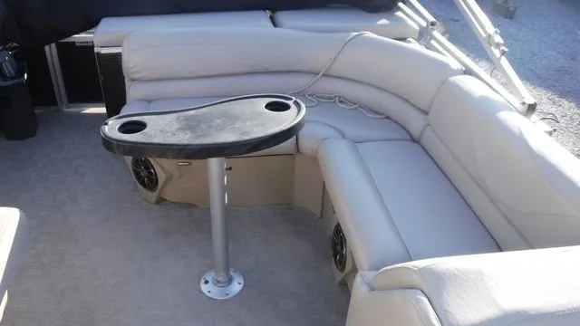 Slide: The Image of Tahoe LTZ Cruise 24' 2018 - 10