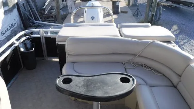 Slide: The Image of Tahoe LTZ Cruise 24' 2018 - 13