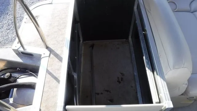 Slide: The Image of Tahoe LTZ Cruise 24' 2018 - 14