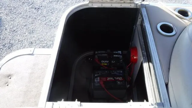 Slide: The Image of Tahoe LTZ Cruise 24' 2018 - 15