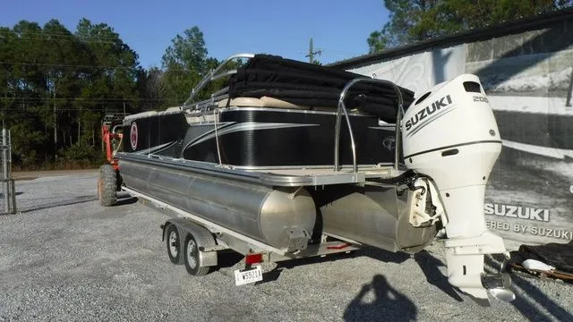 Slide: The Image of Tahoe LTZ Cruise 24' 2018 - 2