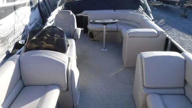 Slide: The Image of Tahoe LTZ Cruise 24' 2018 - 9