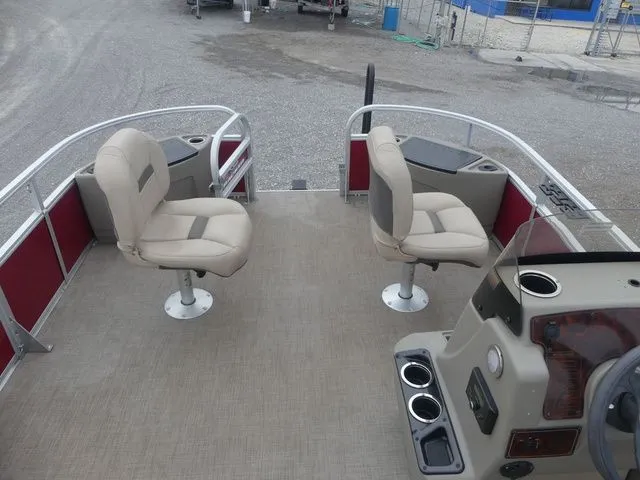 Slide: The Image of Sun Tracker Bass Buggy 18 DLX 2023 - 14