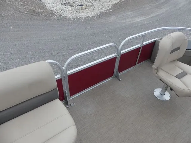 Slide: The Image of Sun Tracker Bass Buggy 18 DLX 2023 - 15