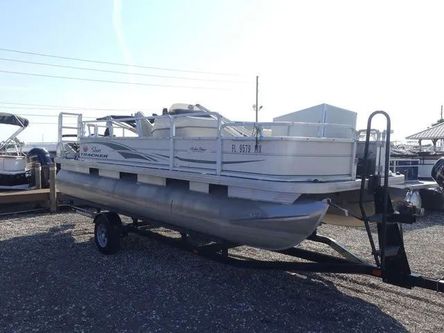 Slide: The Image of Sun Tracker Fishin Barge 20 2005 - 3