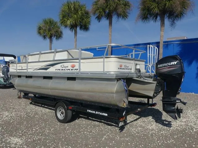 Slide: The Image of Sun Tracker Fishin Barge 20 2005 - 6