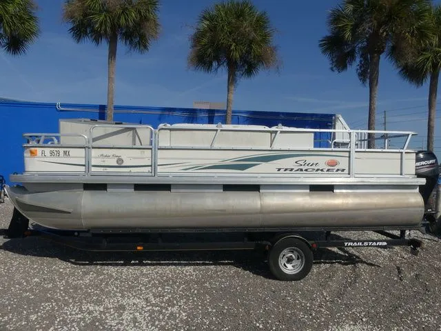 Slide: The Image of Sun Tracker Fishin Barge 20 2005 - 7