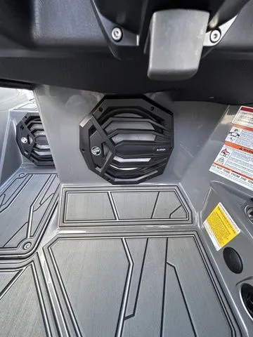 Slide: The Image of Tigé 22RZX 2026 - 16