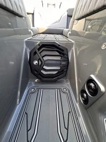 Slide: The Image of Tigé 22RZX 2026 - 19