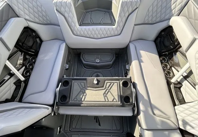 Slide: The Image of Tigé 22RZX 2026 - 8