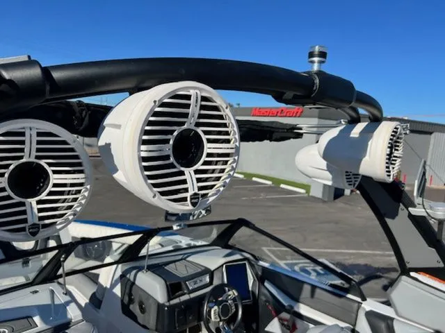 Slide: The Image of Tigé 23ZX 2020 - 11