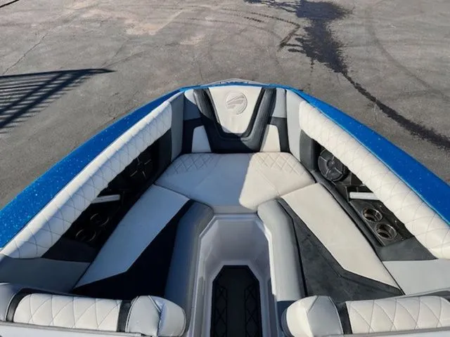 Slide: The Image of Tigé 23ZX 2020 - 17