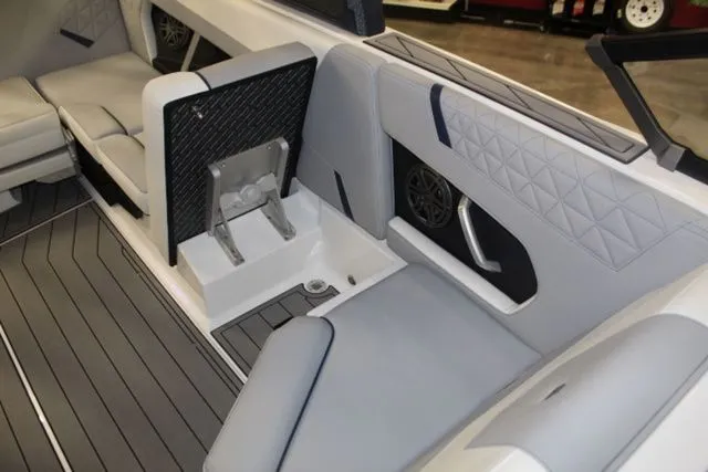 Slide: The Image of Nautique Super Air Nautique GS22 2026 - 15