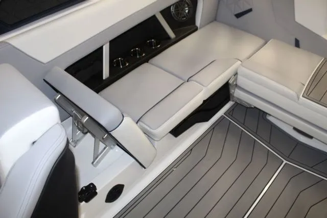 Slide: The Image of Nautique Super Air Nautique GS22 2026 - 16