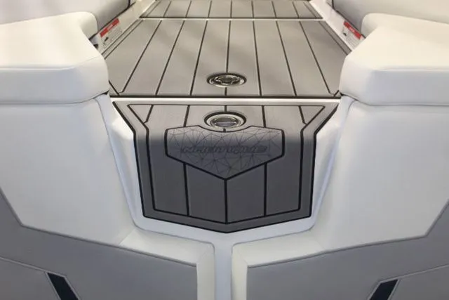 Slide: The Image of Nautique Super Air Nautique GS22 2026 - 17