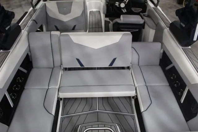 Slide: The Image of Nautique Super Air Nautique GS22 2026 - 18